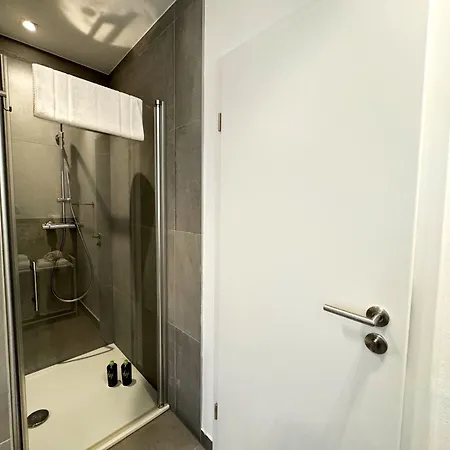 Ma - Urban Center - Private Parking 2-4p Apartment *