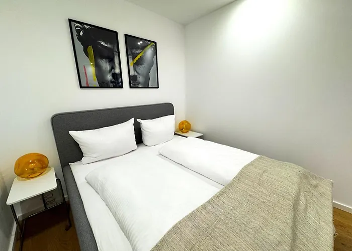 Ma - Urban Center - Private Parking 2-4p Apartment